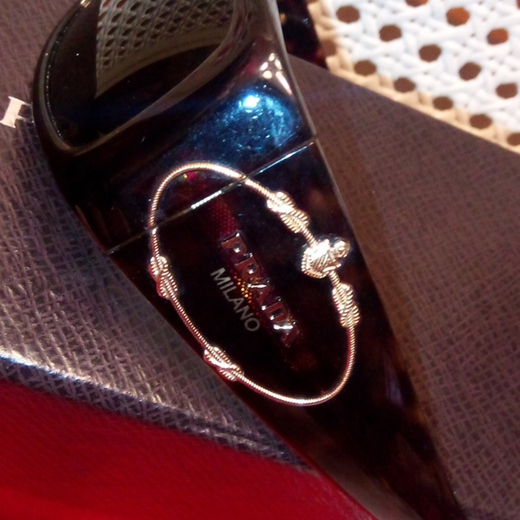 Prada Sunglasses - Picture 5 of 11